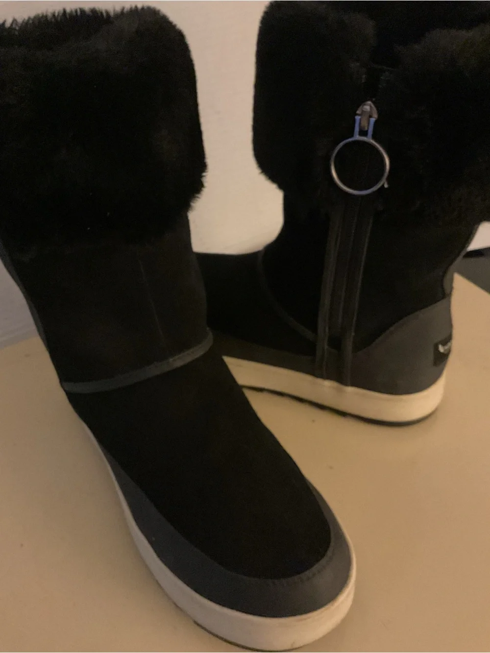 Koolaburra by Uggs women Black Suede leather fur Tynlee waterproof boots US 9